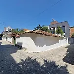 Laci Tirana